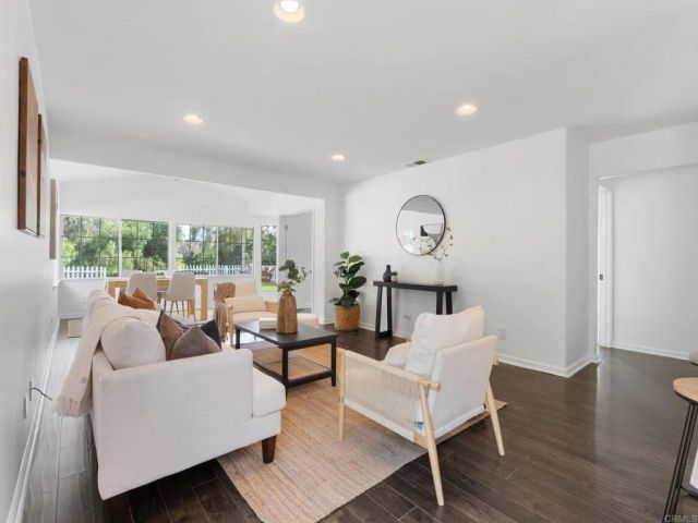 946 Osborne Street, Vista, CA 92084