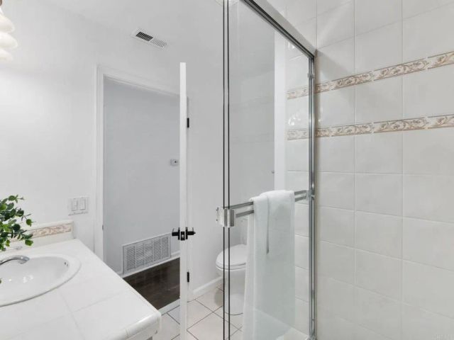 946 Osborne Street, Vista, CA 92084