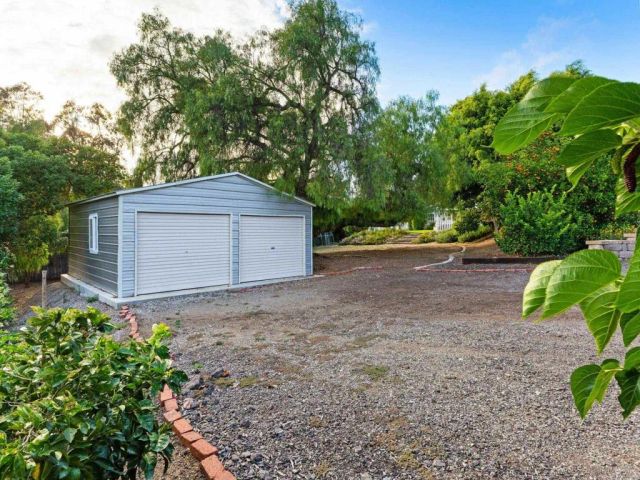 946 Osborne Street, Vista, CA 92084
