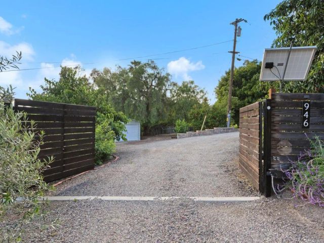 946 Osborne Street, Vista, CA 92084
