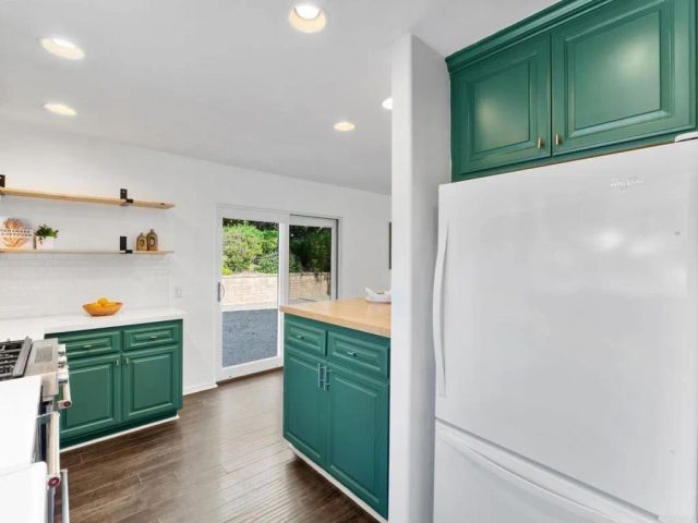 946 Osborne Street, Vista, CA 92084