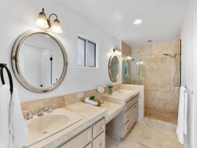 946 Osborne Street, Vista, CA 92084