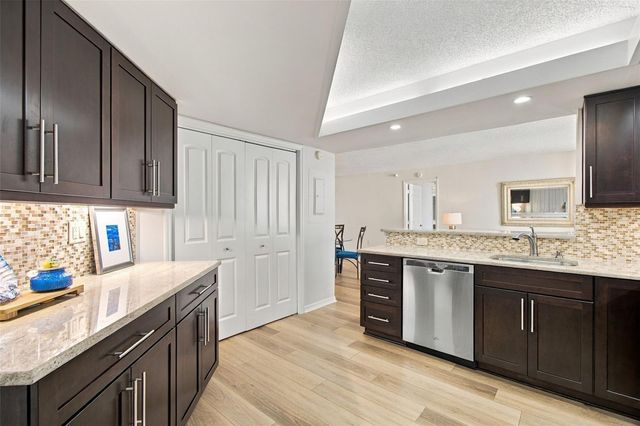 690 ISLAND WAY 511, Clearwater Beach, FL 33767
