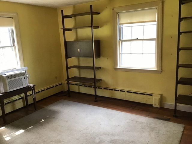 14 Locust St, Woburn, MA 01801