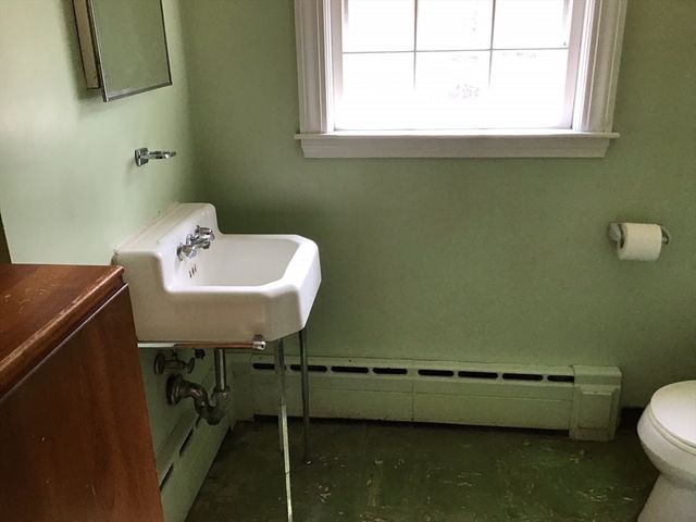 14 Locust St, Woburn, MA 01801