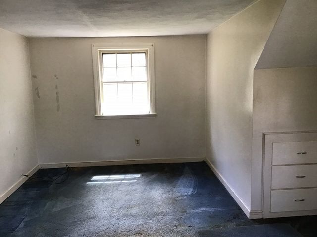 14 Locust St, Woburn, MA 01801