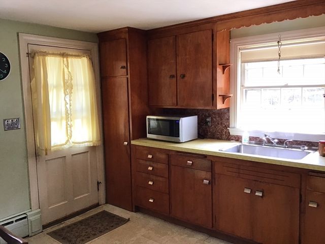 14 Locust St, Woburn, MA 01801