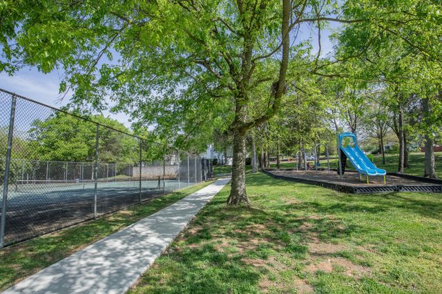 189 E Harbor, Hendersonville, TN 37075