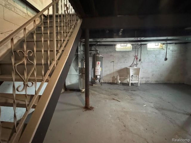 12655 Kelly Road, Detroit, MI 48224