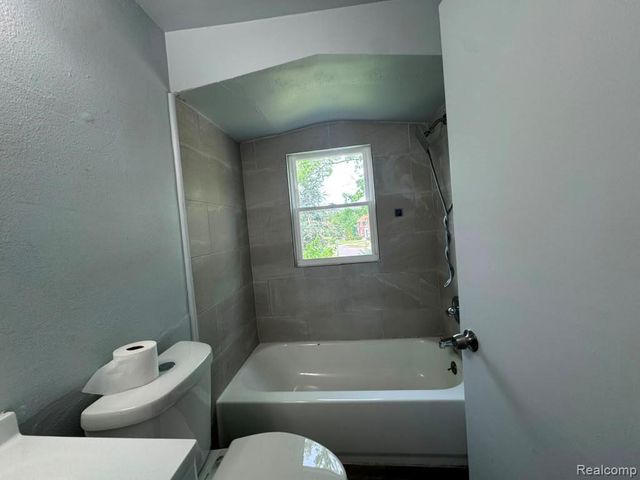12655 Kelly Road, Detroit, MI 48224
