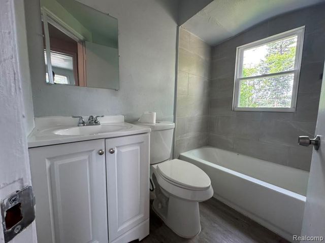 12655 Kelly Road, Detroit, MI 48224