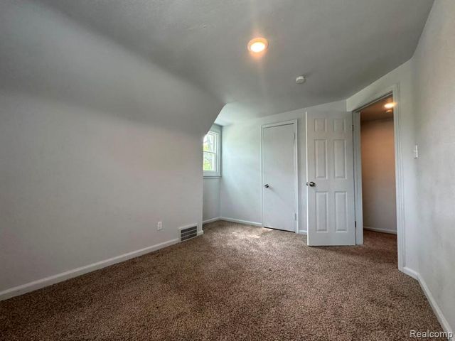 12655 Kelly Road, Detroit, MI 48224