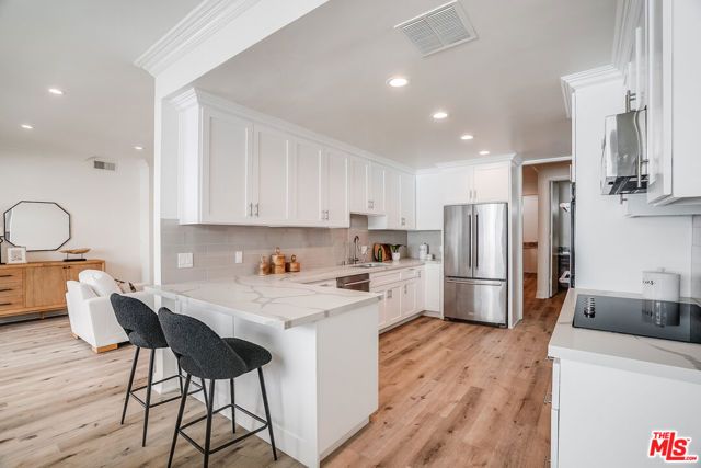430 N Maple Drive 203, Beverly Hills, CA 90210