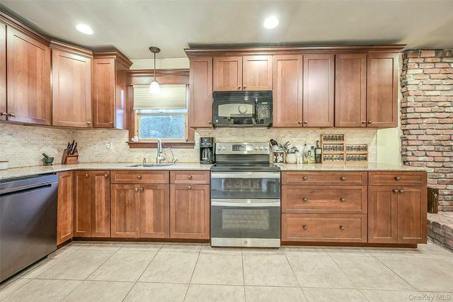 48 Adams Avenue, Sound Beach, NY 11789