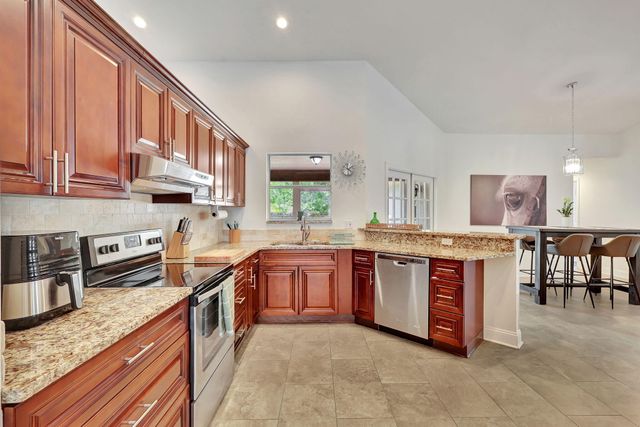 13805 Sheffield Street, Wellington, FL 33414