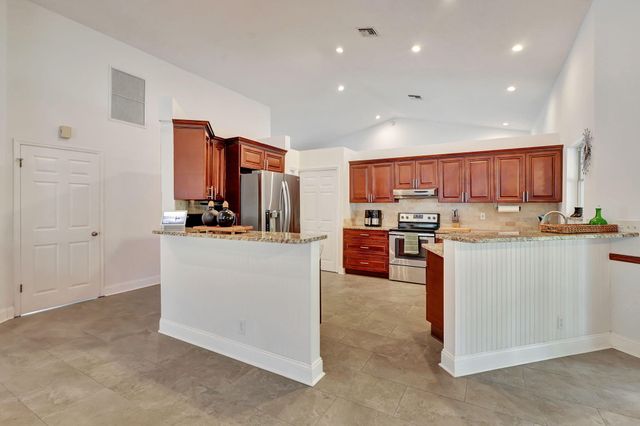 13805 Sheffield Street, Wellington, FL 33414