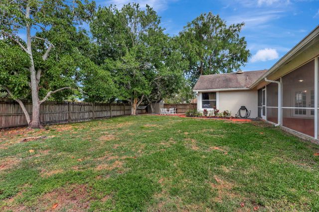 13805 Sheffield Street, Wellington, FL 33414