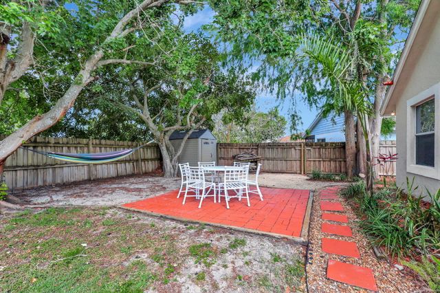 13805 Sheffield Street, Wellington, FL 33414