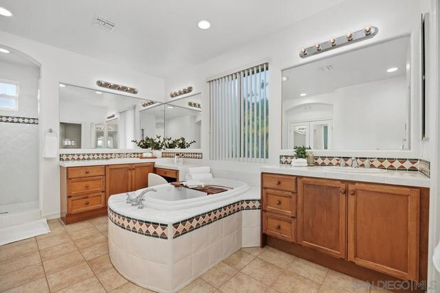 11766 Treadwell Dr, Poway, CA 92064