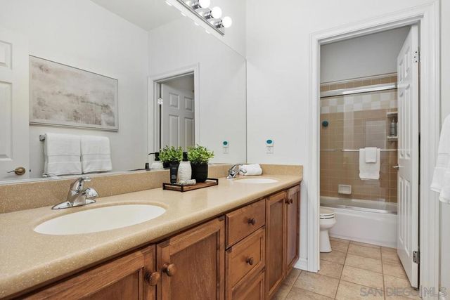 11766 Treadwell Dr, Poway, CA 92064