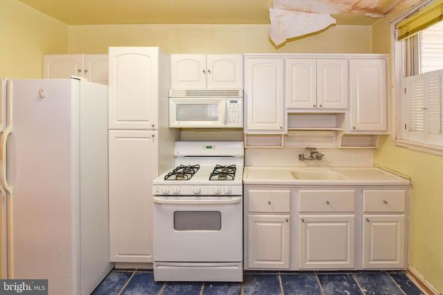 4639 HARCOURT RD, Baltimore, MD 21214