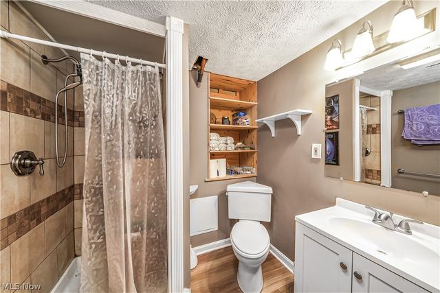 114 S Point Drive, Avon Lake, OH 44012