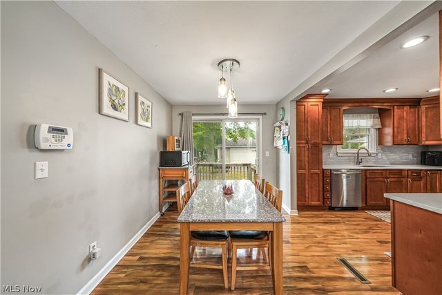 114 S Point Drive, Avon Lake, OH 44012