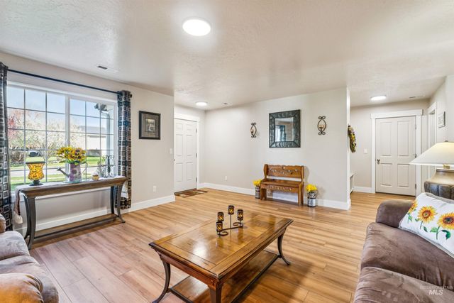 1028 N Star Bright Lane, Star, ID 83669