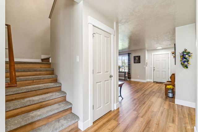 1028 N Star Bright Lane, Star, ID 83669