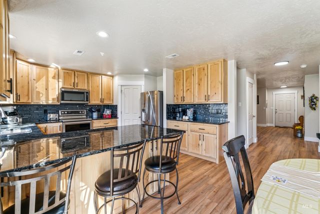 1028 N Star Bright Lane, Star, ID 83669