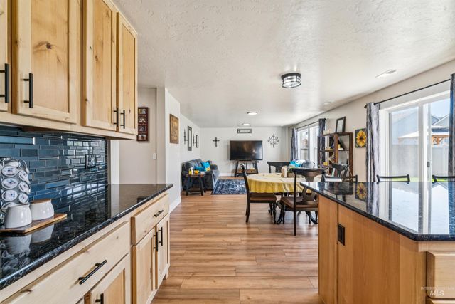 1028 N Star Bright Lane, Star, ID 83669