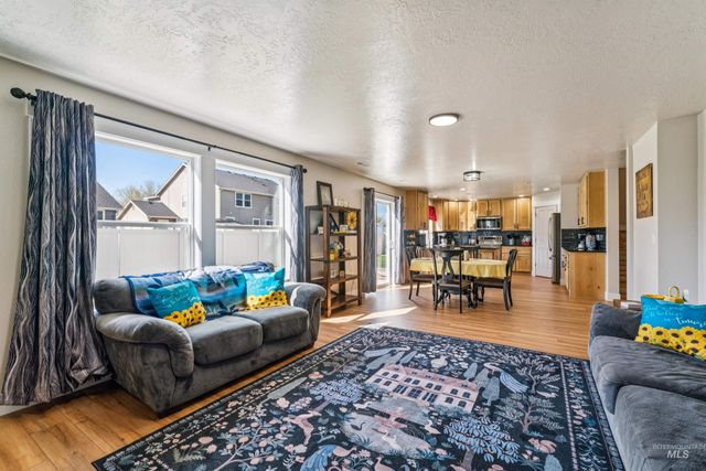 1028 N Star Bright Lane, Star, ID 83669