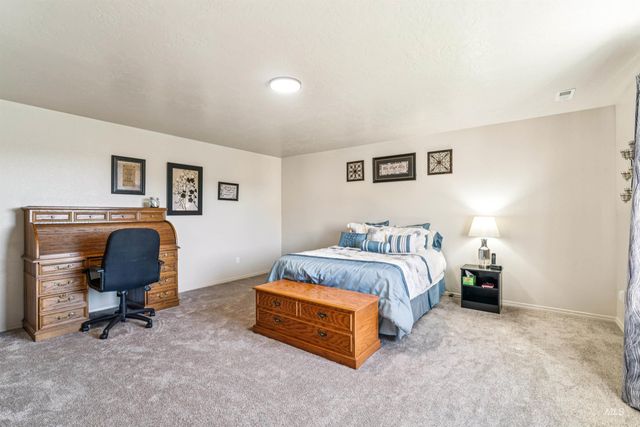 1028 N Star Bright Lane, Star, ID 83669