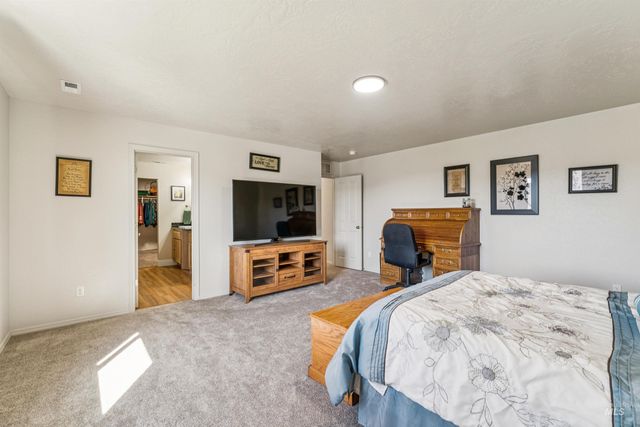 1028 N Star Bright Lane, Star, ID 83669