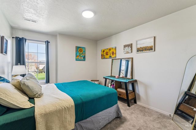 1028 N Star Bright Lane, Star, ID 83669