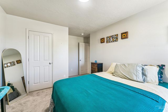 1028 N Star Bright Lane, Star, ID 83669