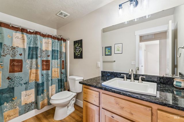 1028 N Star Bright Lane, Star, ID 83669