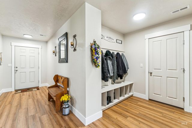 1028 N Star Bright Lane, Star, ID 83669