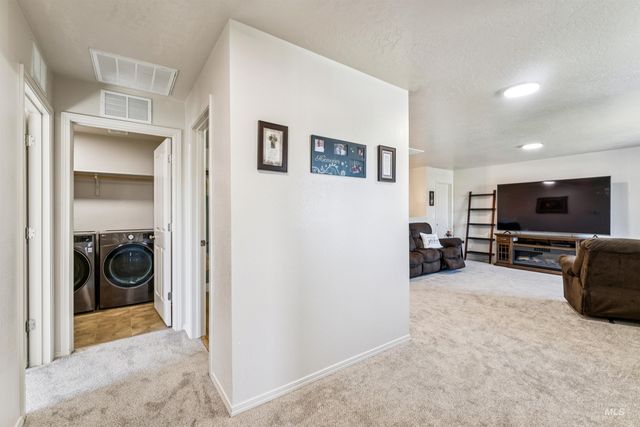 1028 N Star Bright Lane, Star, ID 83669