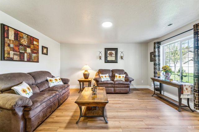 1028 N Star Bright Lane, Star, ID 83669