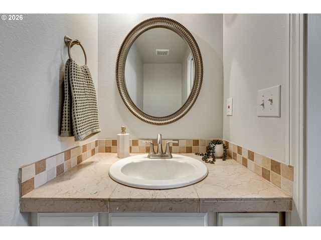 2012 Ne 193RD Ct, Vancouver, WA 98684