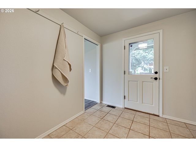 2012 Ne 193RD Ct, Vancouver, WA 98684