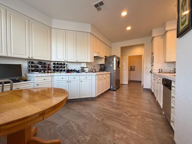 3659 Saint Andrews Dr, Stockton, CA 95219