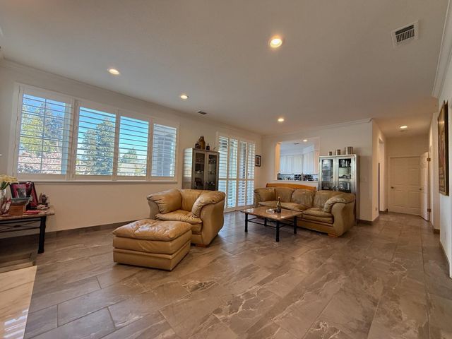 3659 Saint Andrews Dr, Stockton, CA 95219