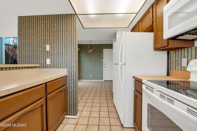 5902 N Placita Del Conde, Tucson, AZ 85718