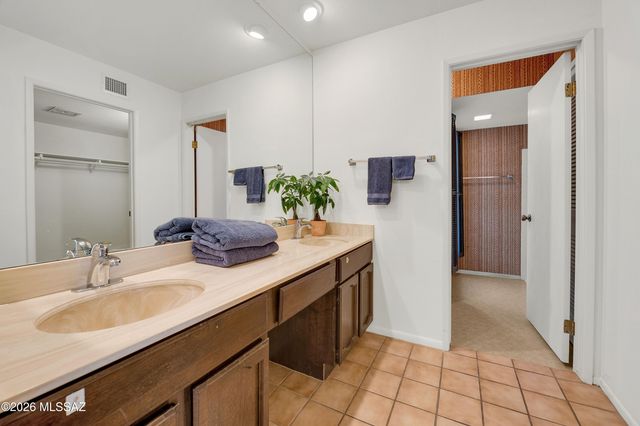 5902 N Placita Del Conde, Tucson, AZ 85718