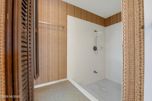 5902 N Placita Del Conde, Tucson, AZ 85718