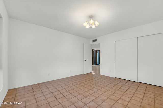 5902 N Placita Del Conde, Tucson, AZ 85718