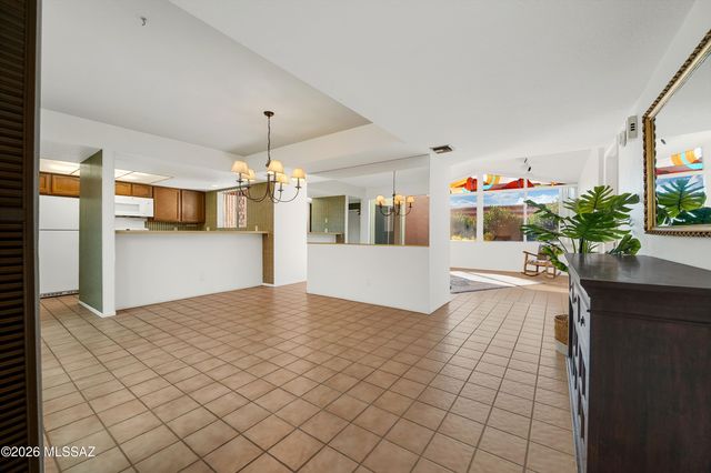 5902 N Placita Del Conde, Tucson, AZ 85718