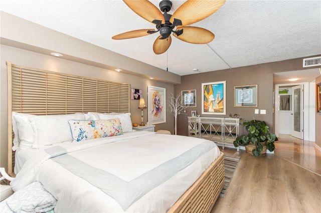 736 ISLAND WAY 804, Clearwater, FL 33767